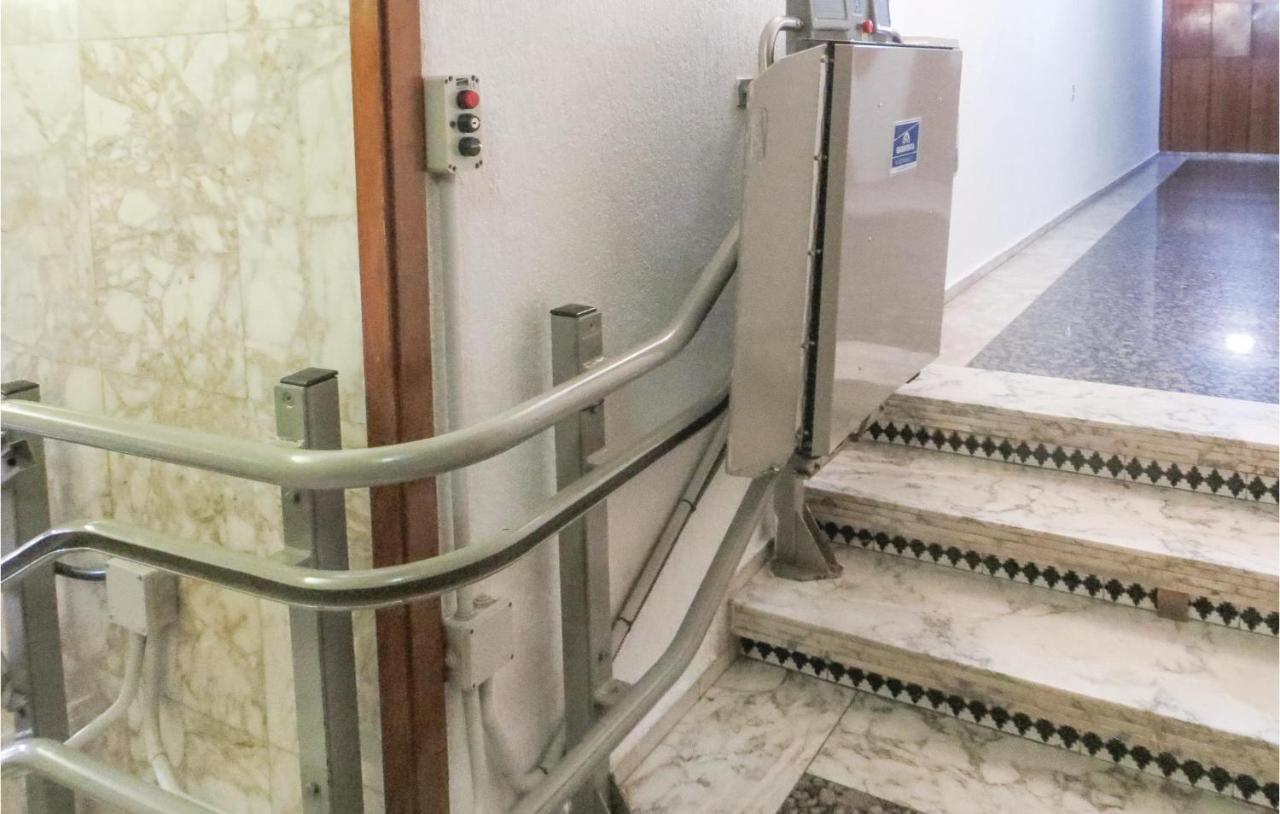 2 Bedroom Stunning Apartment In 또레비에하 외부 사진