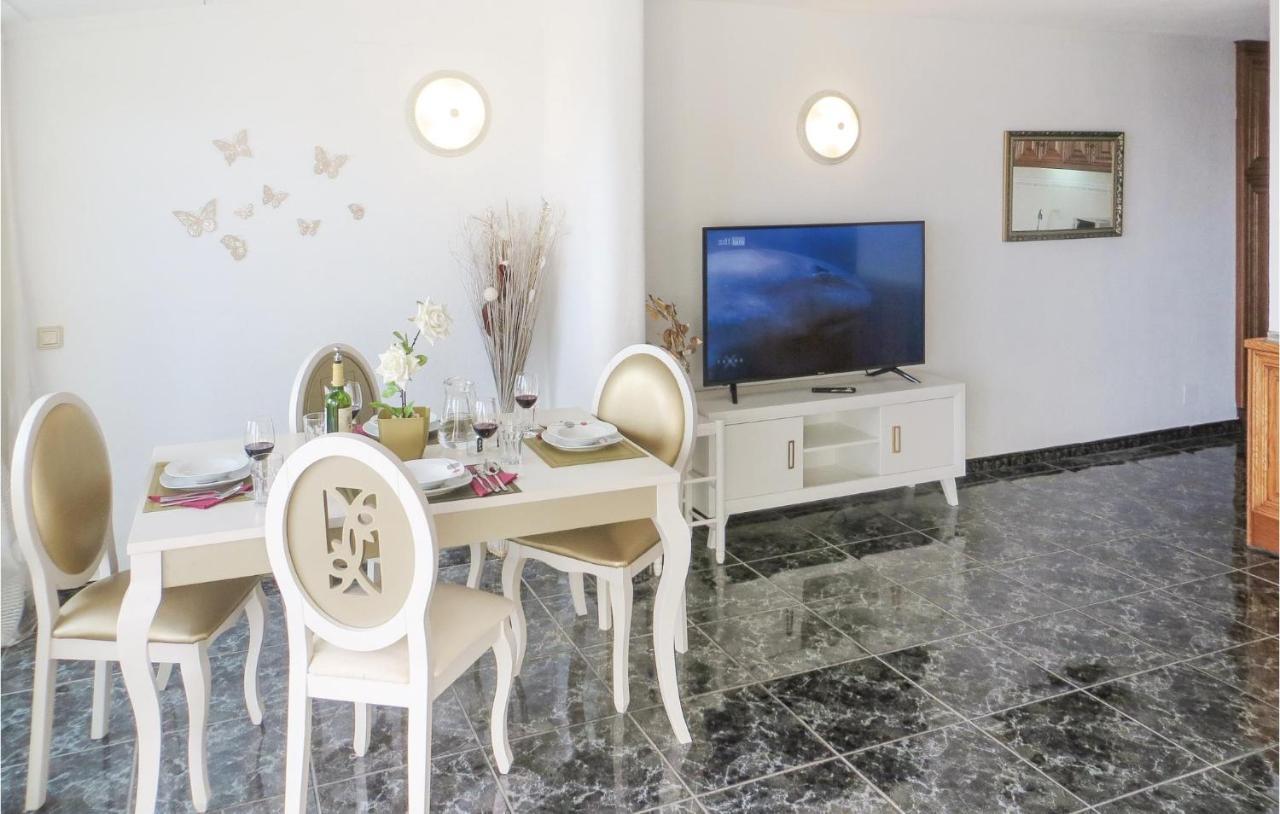 2 Bedroom Stunning Apartment In 또레비에하 외부 사진