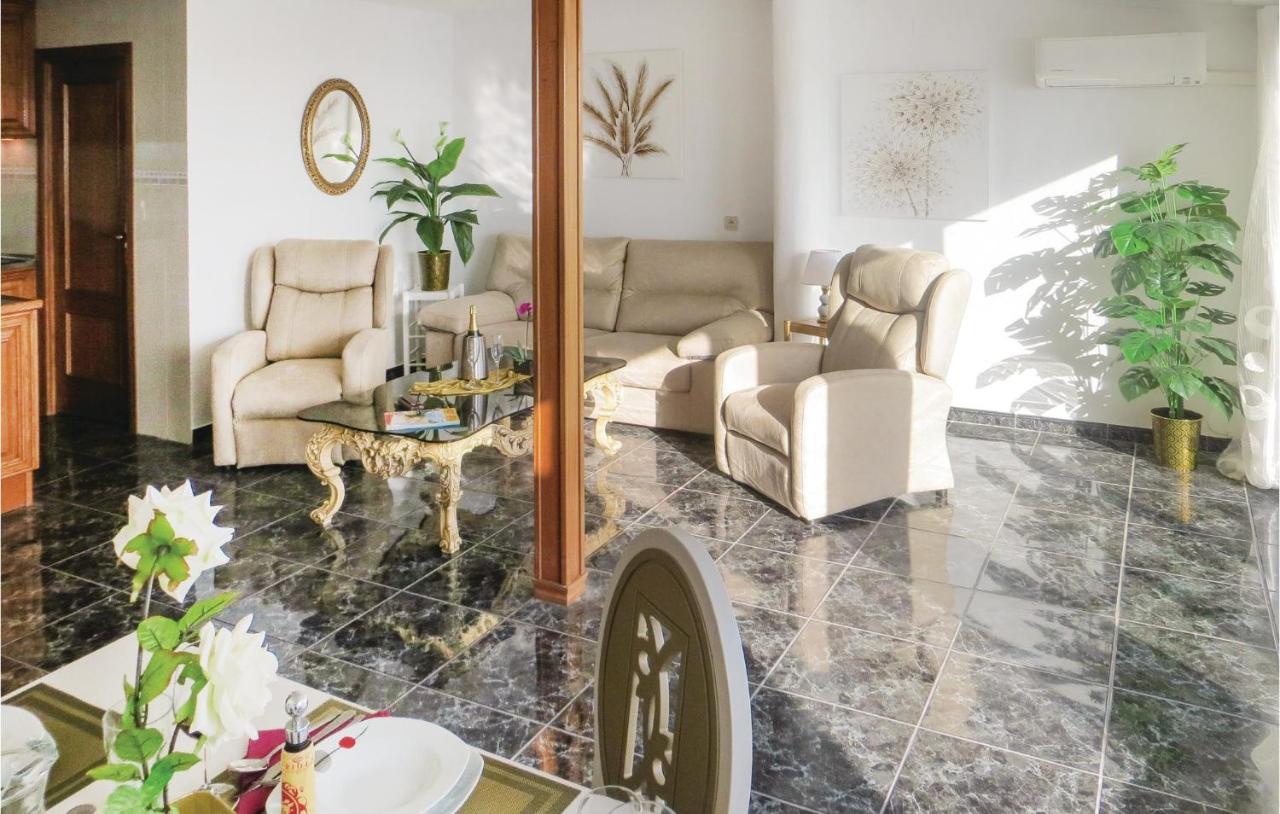 2 Bedroom Stunning Apartment In 또레비에하 외부 사진