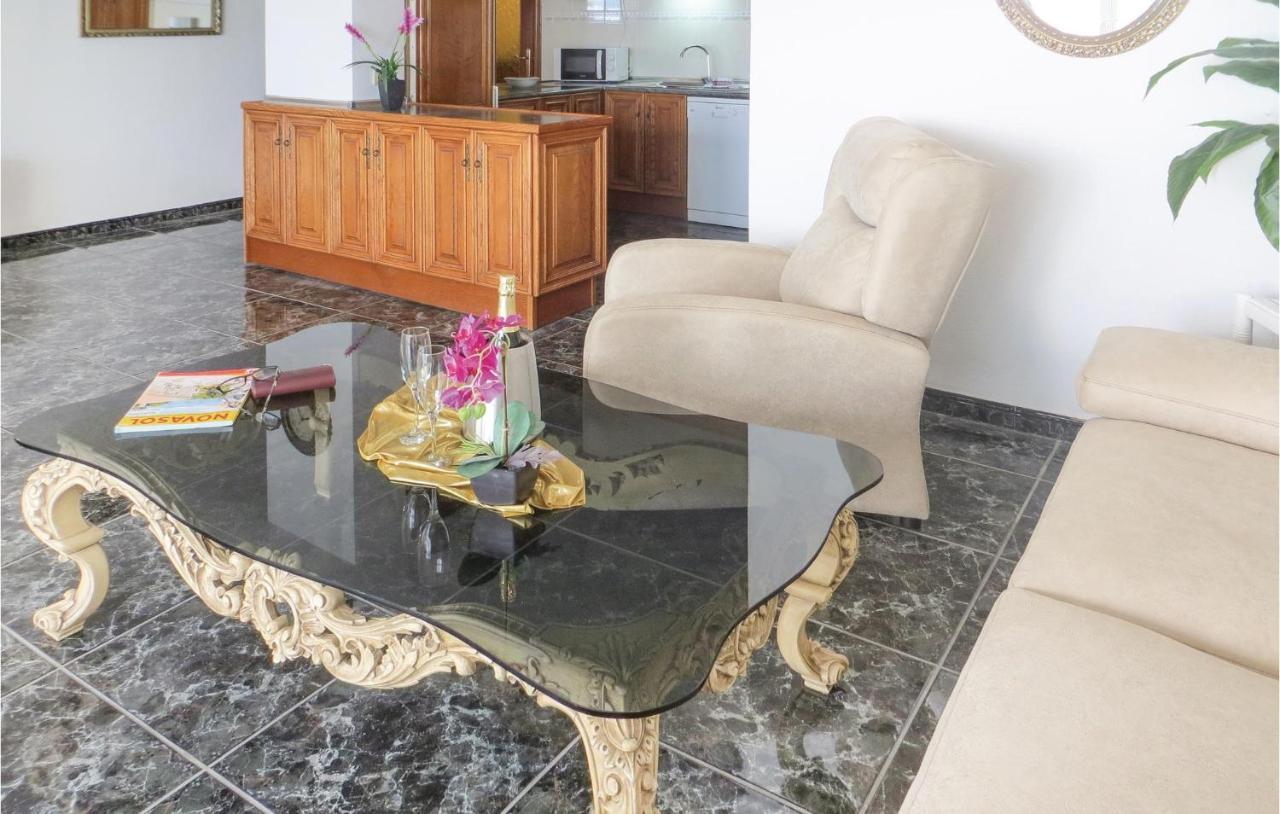2 Bedroom Stunning Apartment In 또레비에하 외부 사진