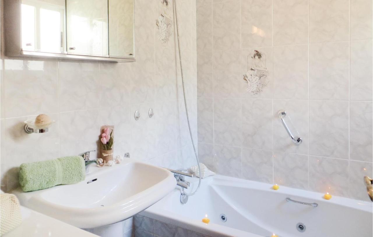 2 Bedroom Stunning Apartment In 또레비에하 외부 사진