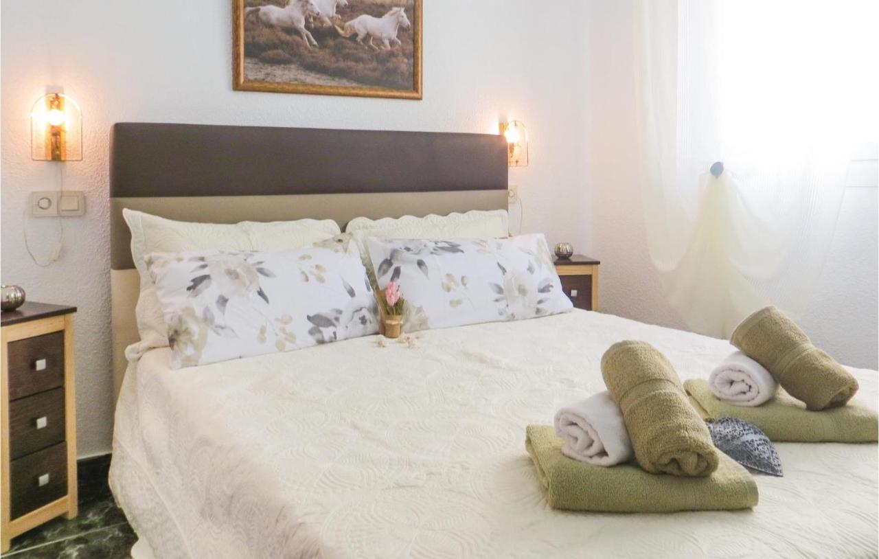 2 Bedroom Stunning Apartment In 또레비에하 외부 사진